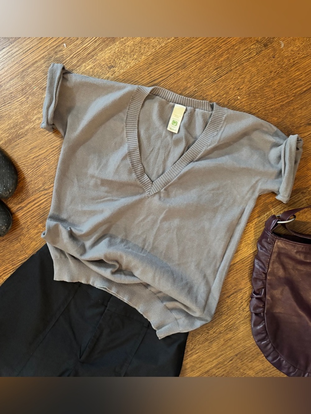 Vintage VGUC Ogogo V-Neck Short Sleeve Knit Top in Gray, size S, lululemon